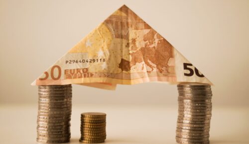 peniaze-eura-strecha-domu