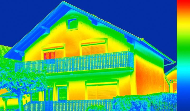 dom-tepelne-straty-termovizna-kamera-balkon-terasa-strecha